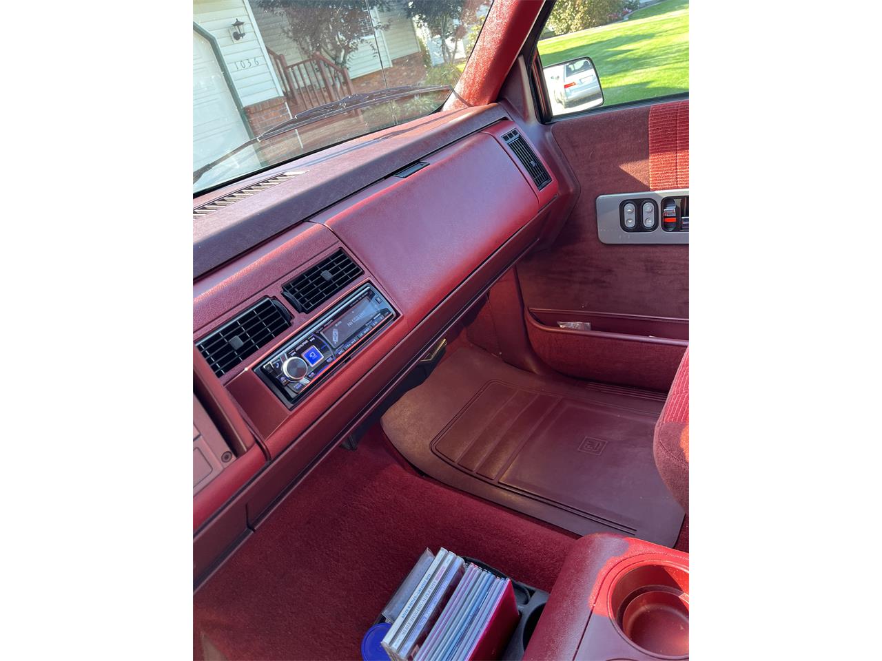 Chevrolet-Super-sport-1990-Black-Red-13