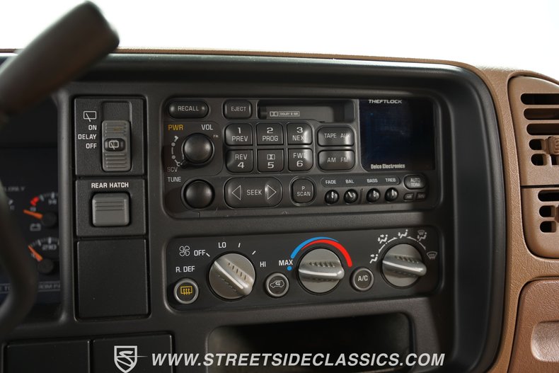 Chevrolet-Tahoe-1995-Emerald-Green-Metall-Tan-13