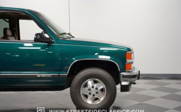 Chevrolet-Tahoe-1995-Emerald-Green-Metall-Tan-36