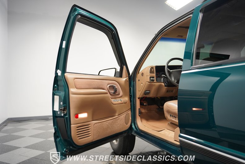 Chevrolet-Tahoe-1995-Emerald-Green-Metall-Tan-7