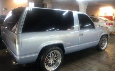 Chevrolet-Tahoe-1995-Light-Blue-Metallic-Custom-2