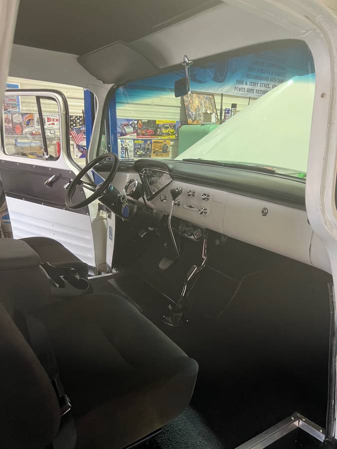 Chevrolet-Truck-1955-white-4