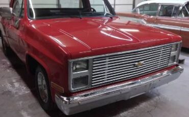 Chevrolet-Truck-1982-Red-Black-10