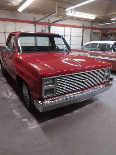 Chevrolet-Truck-1982-Red-Black-10