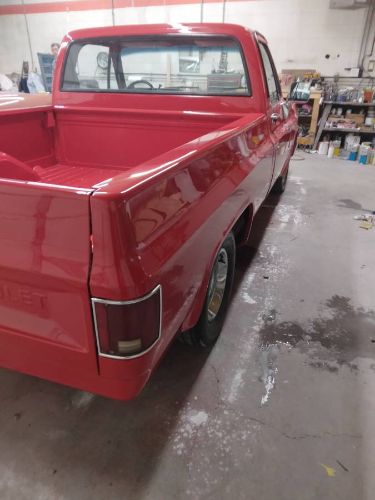 Chevrolet-Truck-1982-Red-Black-14