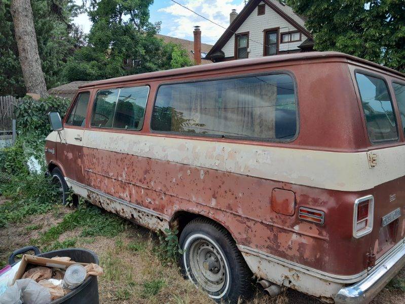 Chevrolet-Van-1977-brown-1