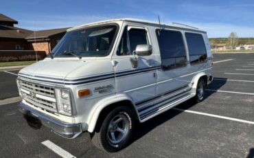 Chevrolet-Van-1988-White-Blue-13