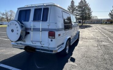 Chevrolet-Van-1988-White-Blue-4