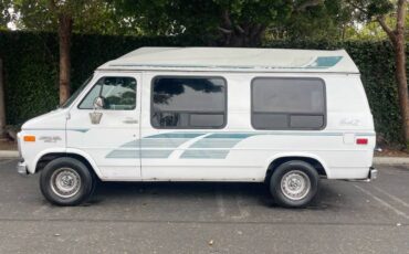 Chevrolet-Van-1993-white-1