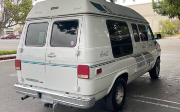 Chevrolet-Van-1993-white-2