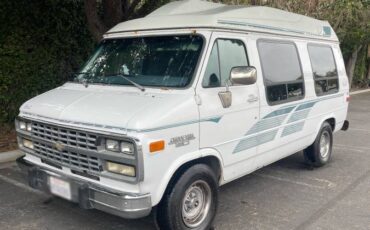 Chevrolet-Van-1993-white-3