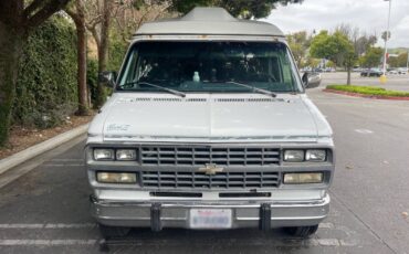Chevrolet-Van-1993-white-6