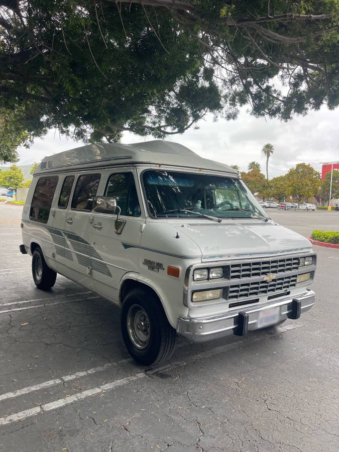 Chevrolet-Van-1993-white