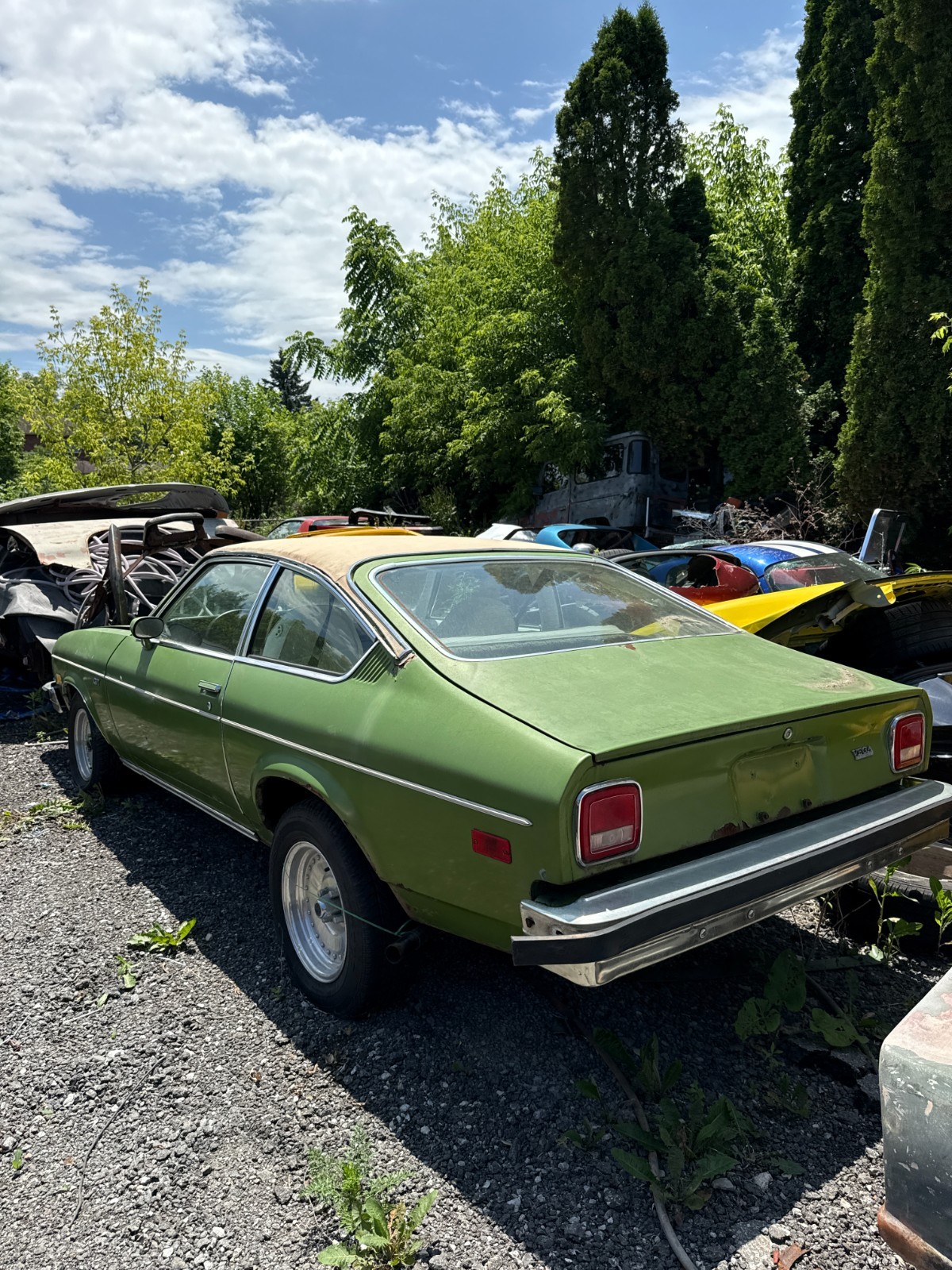 Chevrolet-Vega-1975-Coupe-1