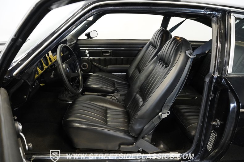Chevrolet-Vega-1976-Black-Black-1