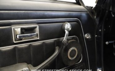 Chevrolet-Vega-1976-Black-Black-16