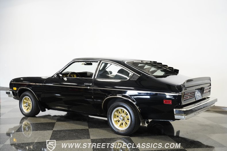 Chevrolet-Vega-1976-Black-Black-27