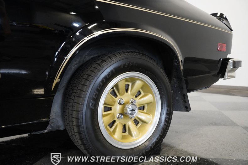 Chevrolet-Vega-1976-Black-Black-28