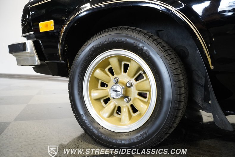 Chevrolet-Vega-1976-Black-Black-32