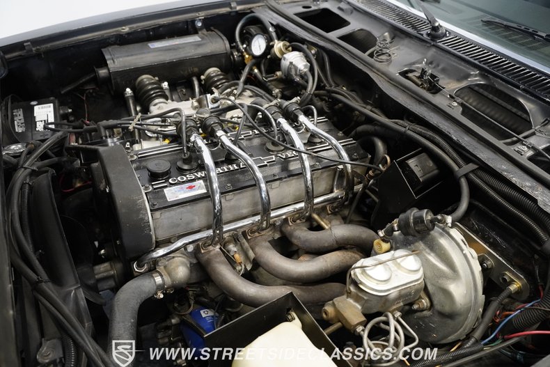 Chevrolet-Vega-1976-Black-Black-35