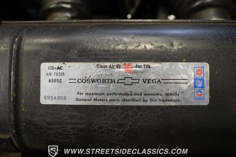 Chevrolet-Vega-1976-Black-Black-38