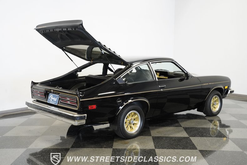 Chevrolet-Vega-1976-Black-Black-41