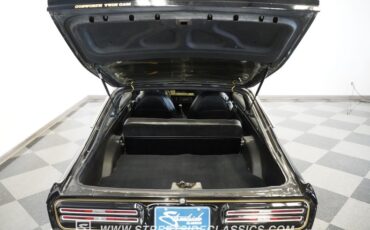 Chevrolet-Vega-1976-Black-Black-42