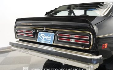 Chevrolet-Vega-1976-Black-Black-44
