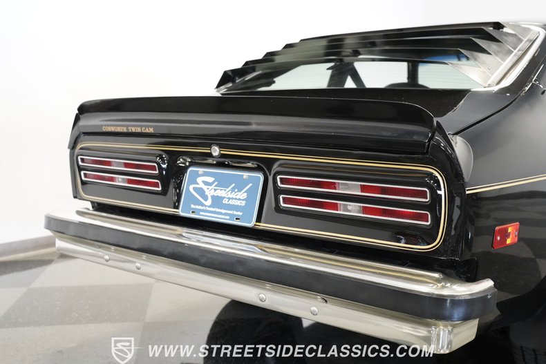 Chevrolet-Vega-1976-Black-Black-44