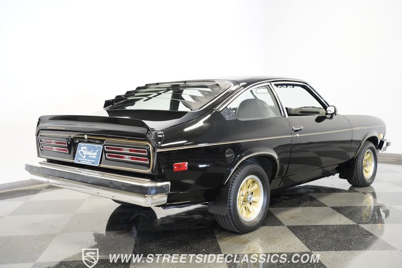 Chevrolet-Vega-1976-Black-Black-45