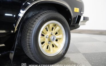 Chevrolet-Vega-1976-Black-Black-47