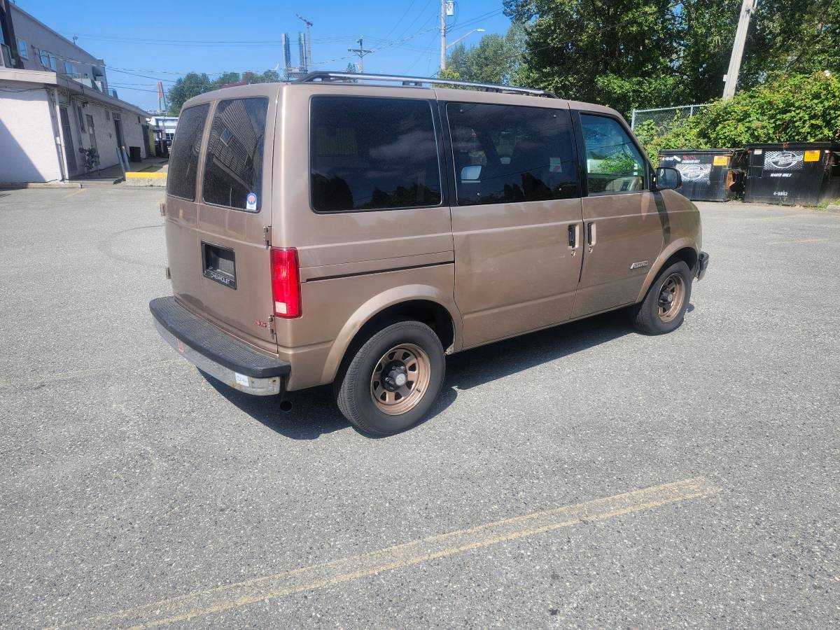 Chevrolet-astro-van-1995-brown-2