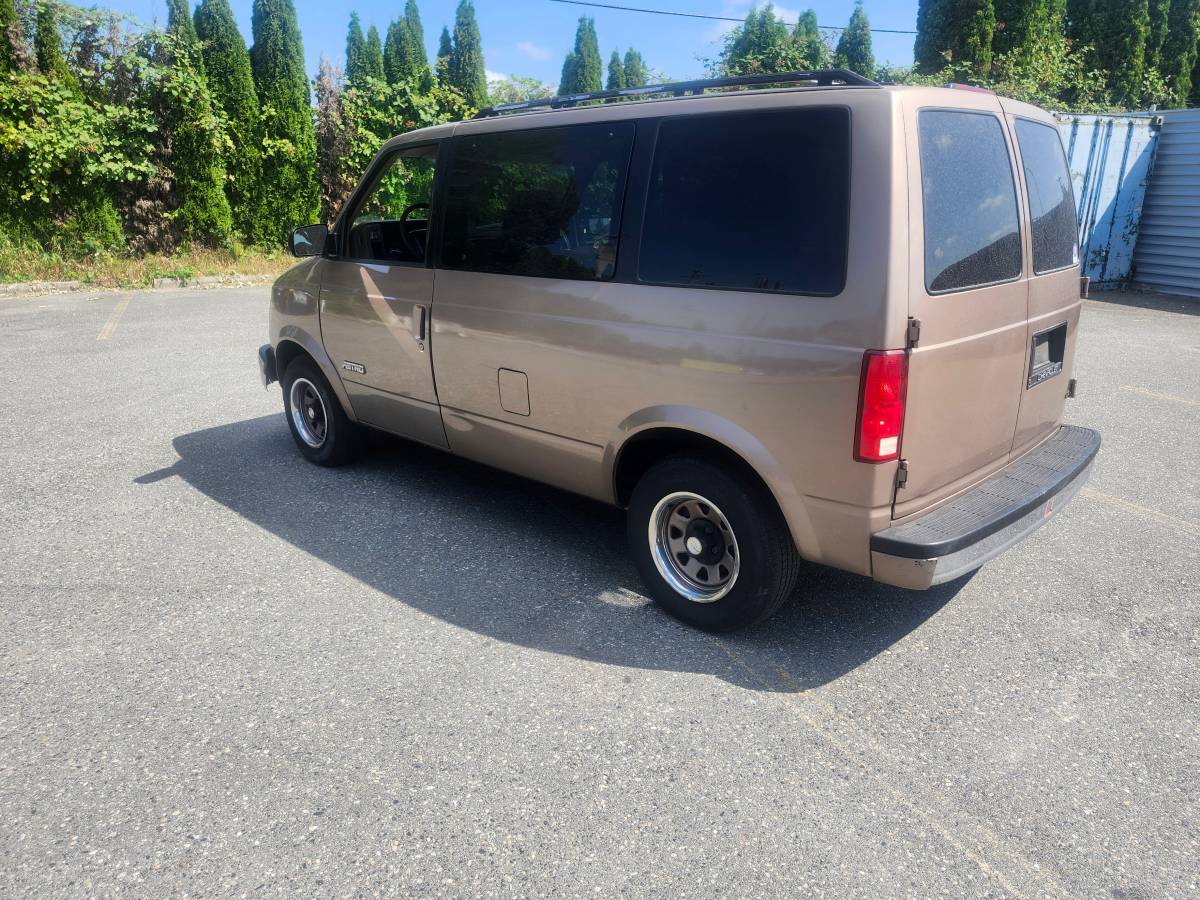 Chevrolet-astro-van-1995-brown-3