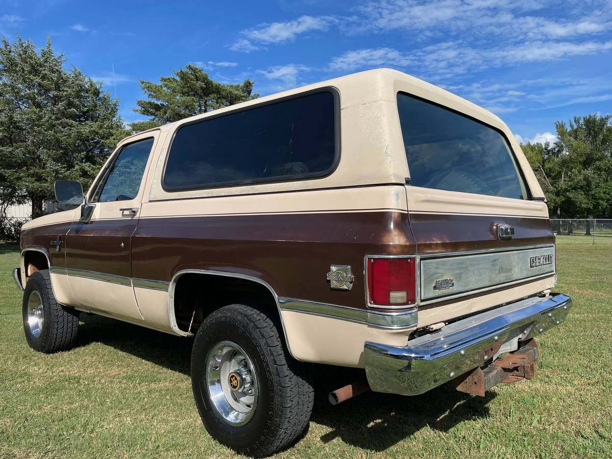 Chevrolet-blazer-12-ton-nominal-1988-brown-1