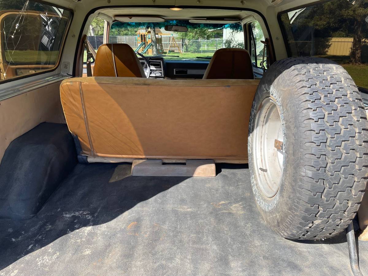 Chevrolet-blazer-12-ton-nominal-1988-brown-7