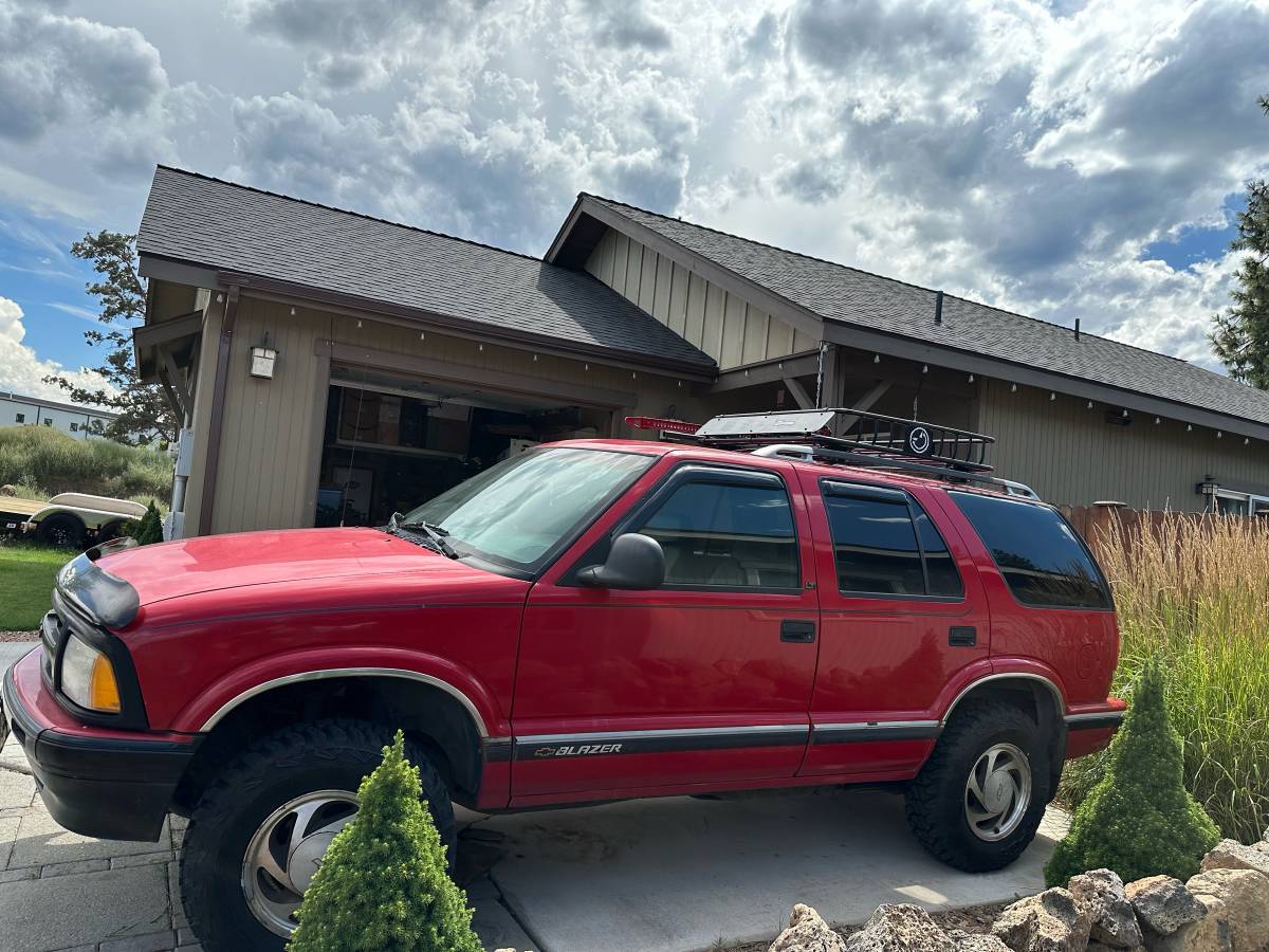 Chevrolet-blazer-s10-1995-red-5