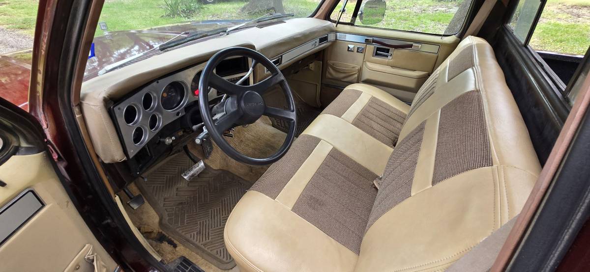 Chevrolet-c10-1984-3