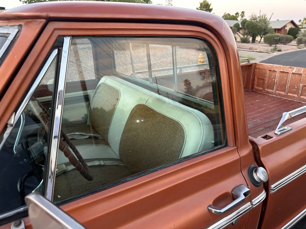 Chevrolet-c10-cheyenne-super-1972-15