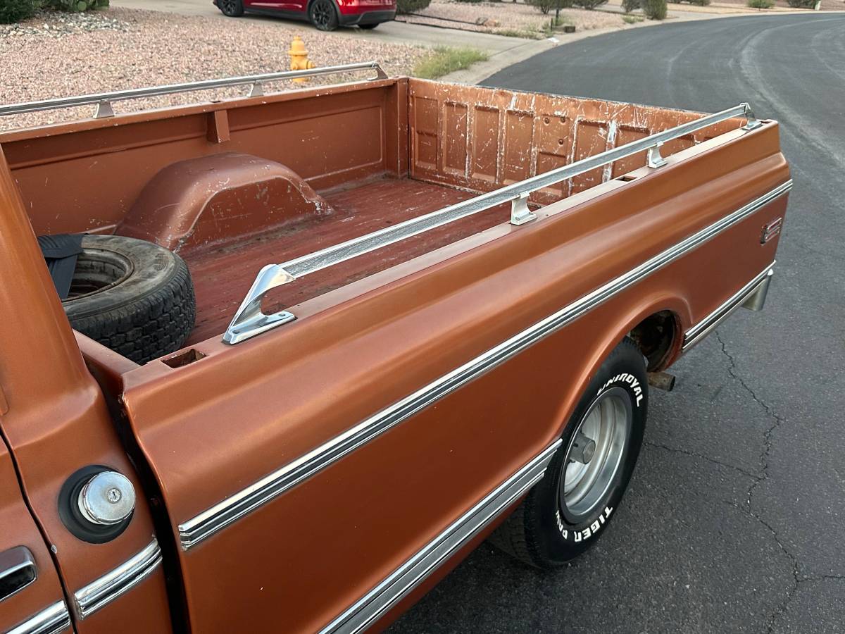 Chevrolet-c10-cheyenne-super-1972-5