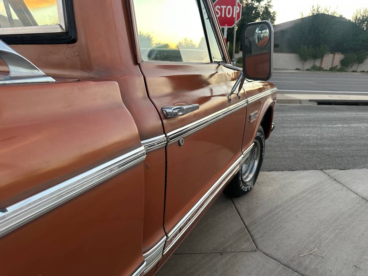Chevrolet-c10-cheyenne-super-1972-9