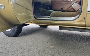 Chevrolet-c20-1975-brown-17