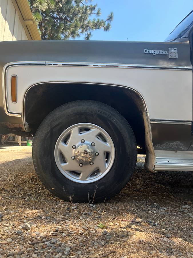 Chevrolet-c20-1976-4