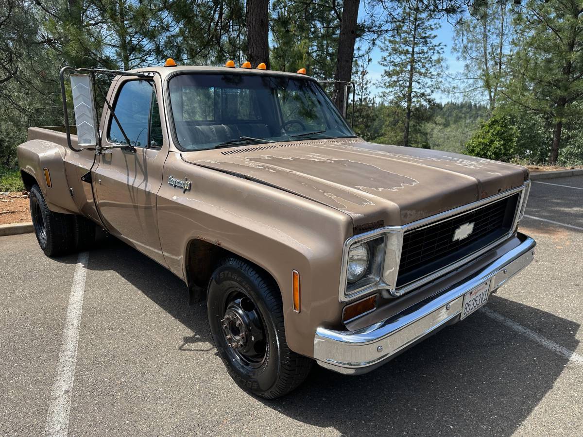 Chevrolet-c30-1973-10
