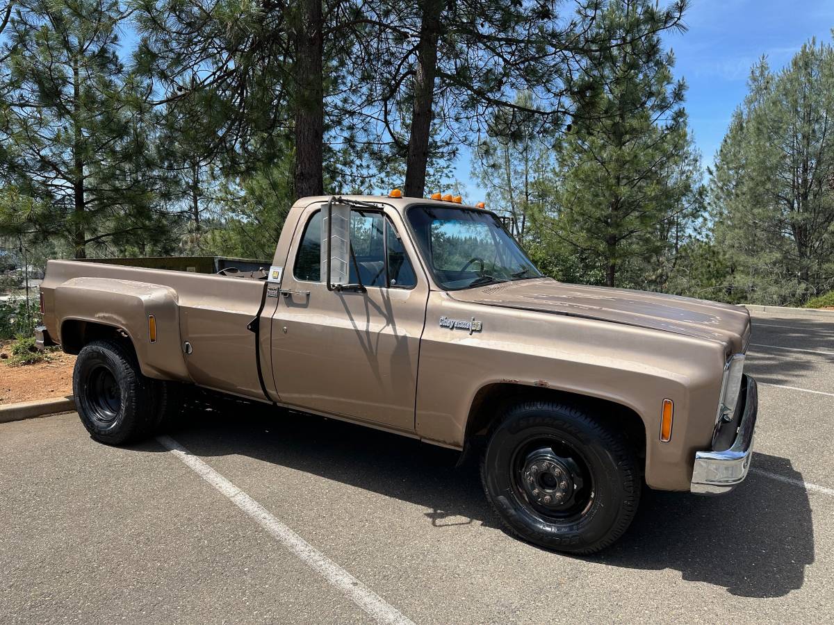 Chevrolet-c30-1973-11