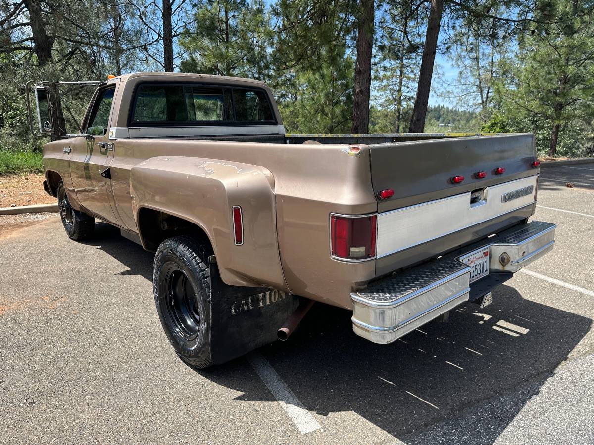 Chevrolet-c30-1973-7