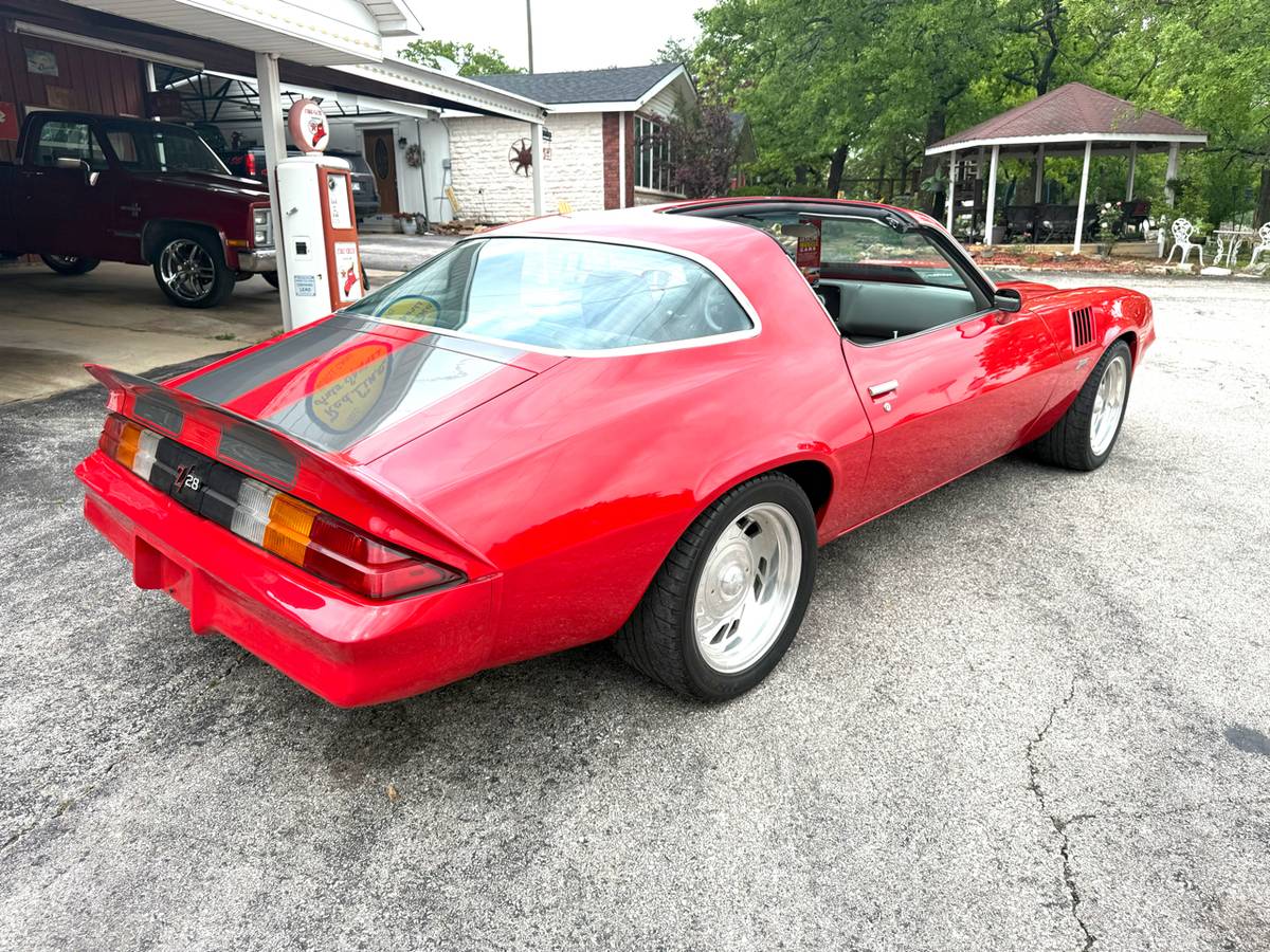 Chevrolet-camaro-1979-red-5