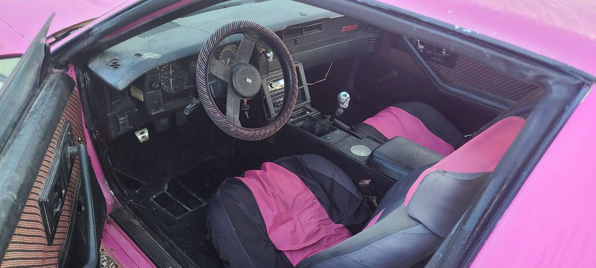 Chevrolet-camaro-sport-1984-custom-2