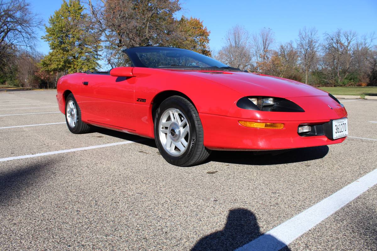 Chevrolet-camaro-sport-coupe-amp-convertible-1995-red-1
