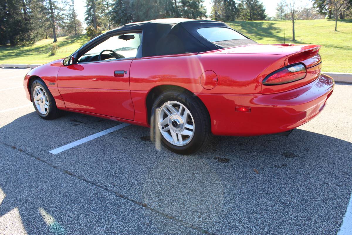 Chevrolet-camaro-sport-coupe-amp-convertible-1995-red-10