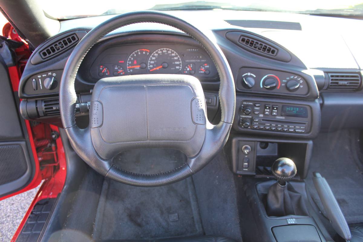 Chevrolet-camaro-sport-coupe-amp-convertible-1995-red-13